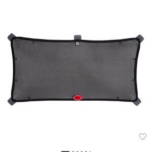 Munchkin Brica Magnetic Stretch to Fit Sun
Shade - Black